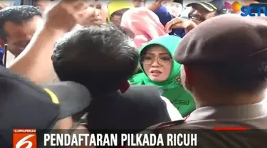 Sempat terjadi adu mulut saat sejumlah pendukung memaksa masuk ruangan.