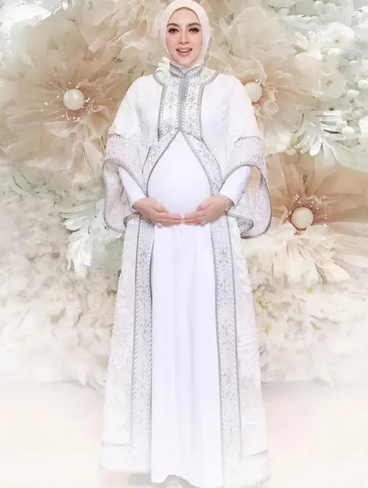 Artis umumkan kehamilan (Sumber: Instagram/princessyahrini)