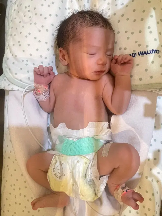 Adipati Dolken dikaruniai putri, Naeswari Isthika Dyah Koesmadji (Foto Nafaspertama via Instagram @adipati)