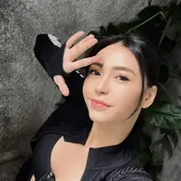 Berlenggak di Paris Fashion Week bersama Ariel Tatum, pesona Tamara Dai curi atensi. (Foto: Instagram/ Tamara Dai)