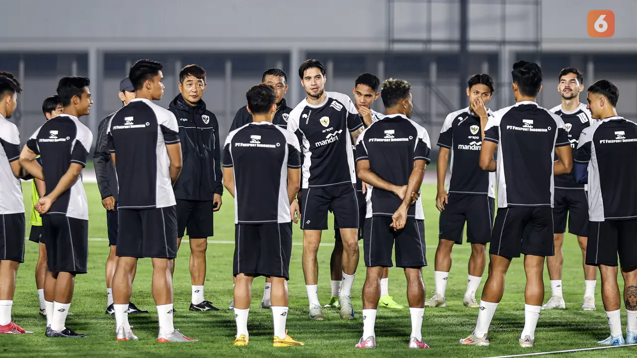 Foto: Baru Tiba di Tanah Air, Kevin Diks Langsung Geber Latihan Bersama Timnas Indonesia