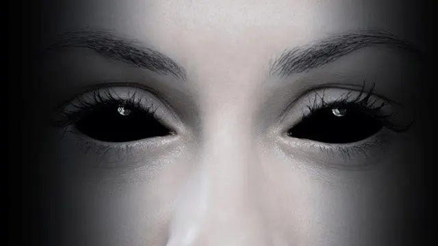 10 Penampakan Misterus Sosok Bocah Bermata Hitam, Hantu?