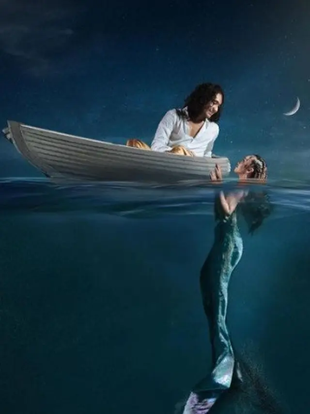 Giorgino Abraham dan Naura Ayu jalani pemotretan underwater bertema The Little Mermaid (Foto: Martha Suherman - instagram @marthasuherman)