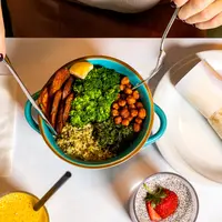 Penerapan gaya hidup sehat penting dilakukan untuk mencegah kolesterol. (Foto: Unsplash/Farhad Ibrahimzade)