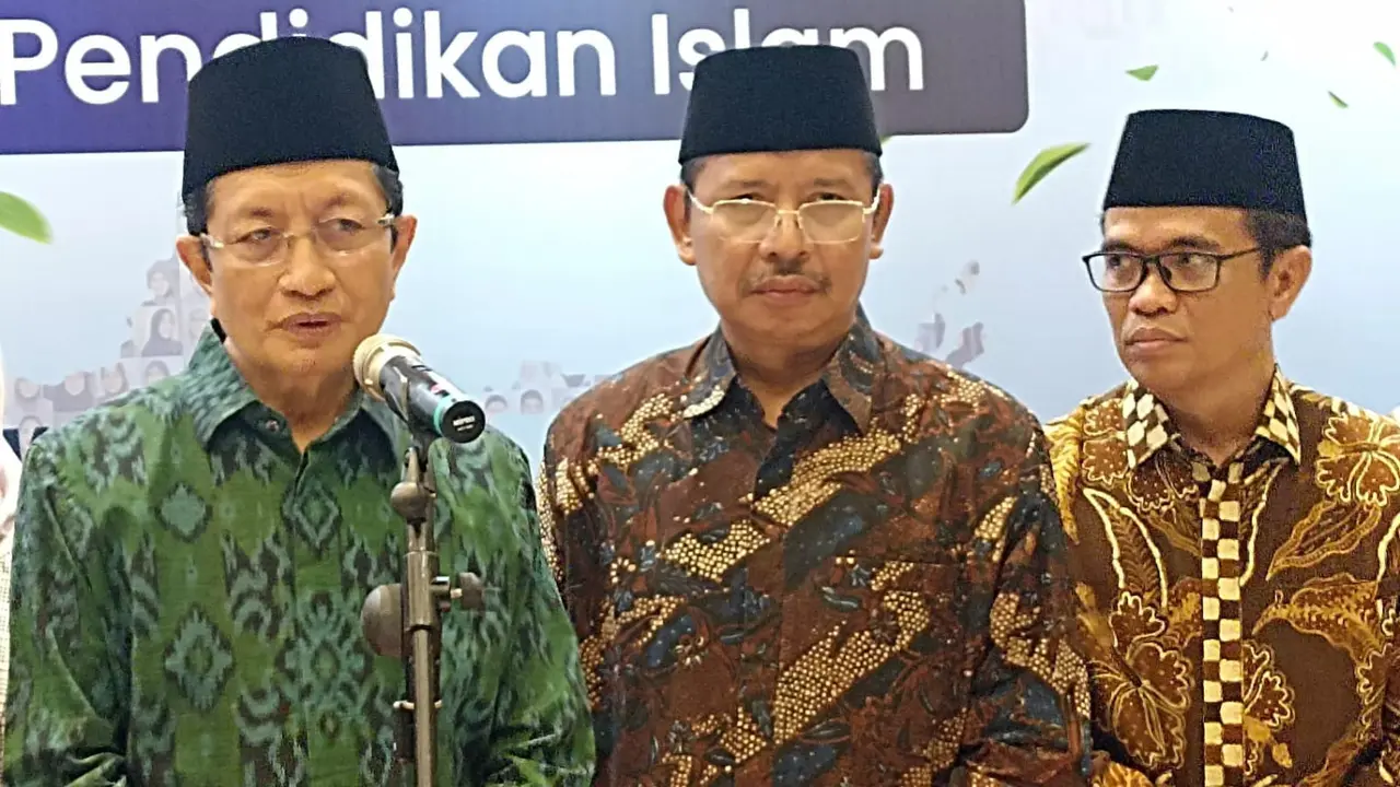 Menteri Agama Nasaruddin Umar (kiri) (kemenag.go.id)