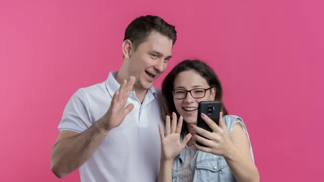 Cara Menentukan Batasan Posting Hubungan di Media Sosial (photo by freepik.com)