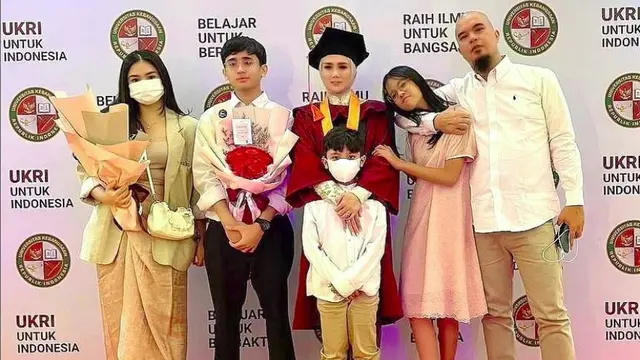 7 Potret Kedekatan Ahmad Dhani dengan Ke-7 Anaknya, Bukti Ayah Mengayomi