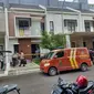 Seorang bocah berusia lima tahun ditemukan tewas bersimbah darah dengan luka tusukan di perumahan elit, Summarecon Bekasi, Jawa Barat, Kamis (7/3/2024). Korban diduga dibunuh oleh ibu kandungnya sendiri. (Merdeka/Bachtiarudin Alam)