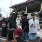 Perinati 2 tahun Kepemimpinan Bupati Jember Hendy Siswanto, sejumlah aktivis dan mantan tim sukses lakukan aksi unjuk rasa di depan rumah dinas Bupati Jember (Istimewa)