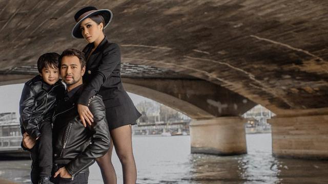 6 Pemotretan Raffi Ahmad dan Nagita Slavina di Paris, Elegan