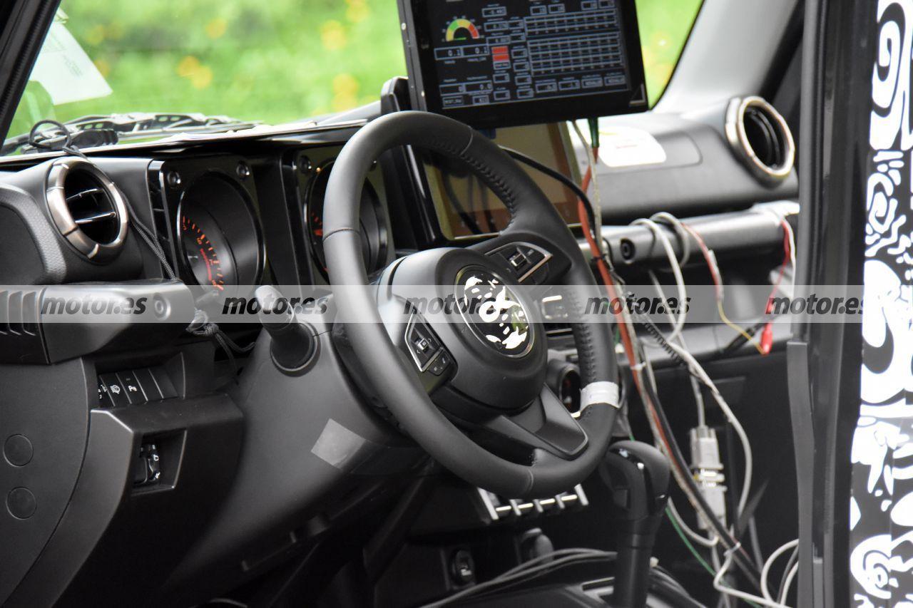 Interior Suzuki Jimny 5 pintu (motor.es)