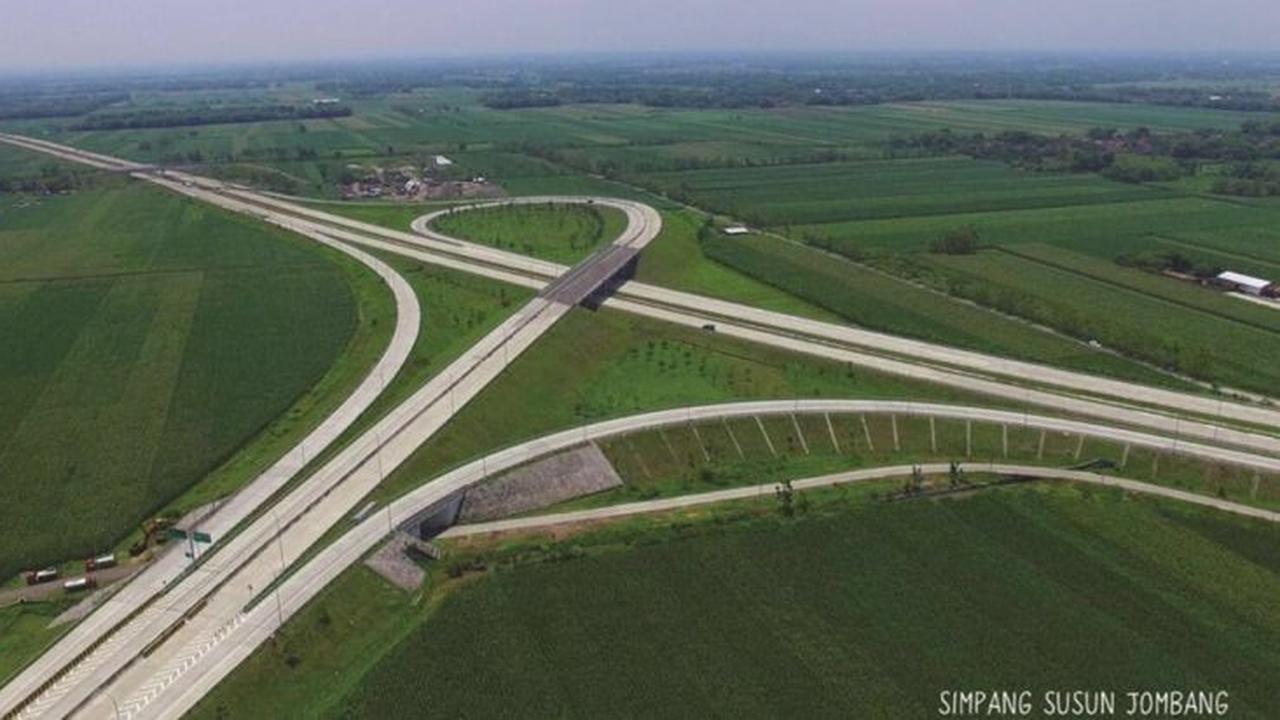 Simpang Susun Jombang di ruas tol Jombang-Mojokerto. (Foto: Kementerian PUPR)