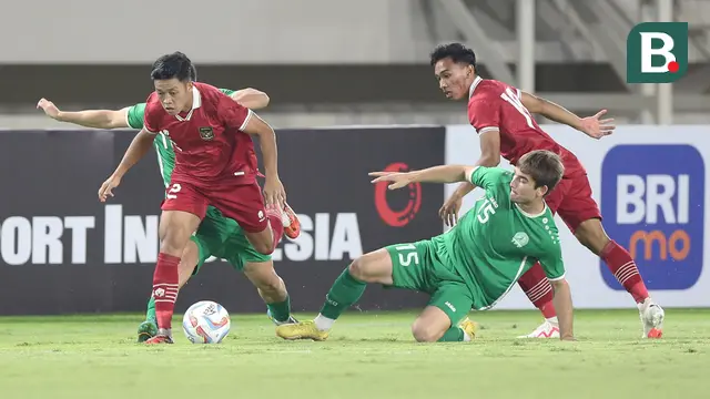 Foto: Gaya Asik Presiden Jokowi saat Nonton Timnas Indonesia U-23, Sempat Kena Prank Gol Hokky Caraka