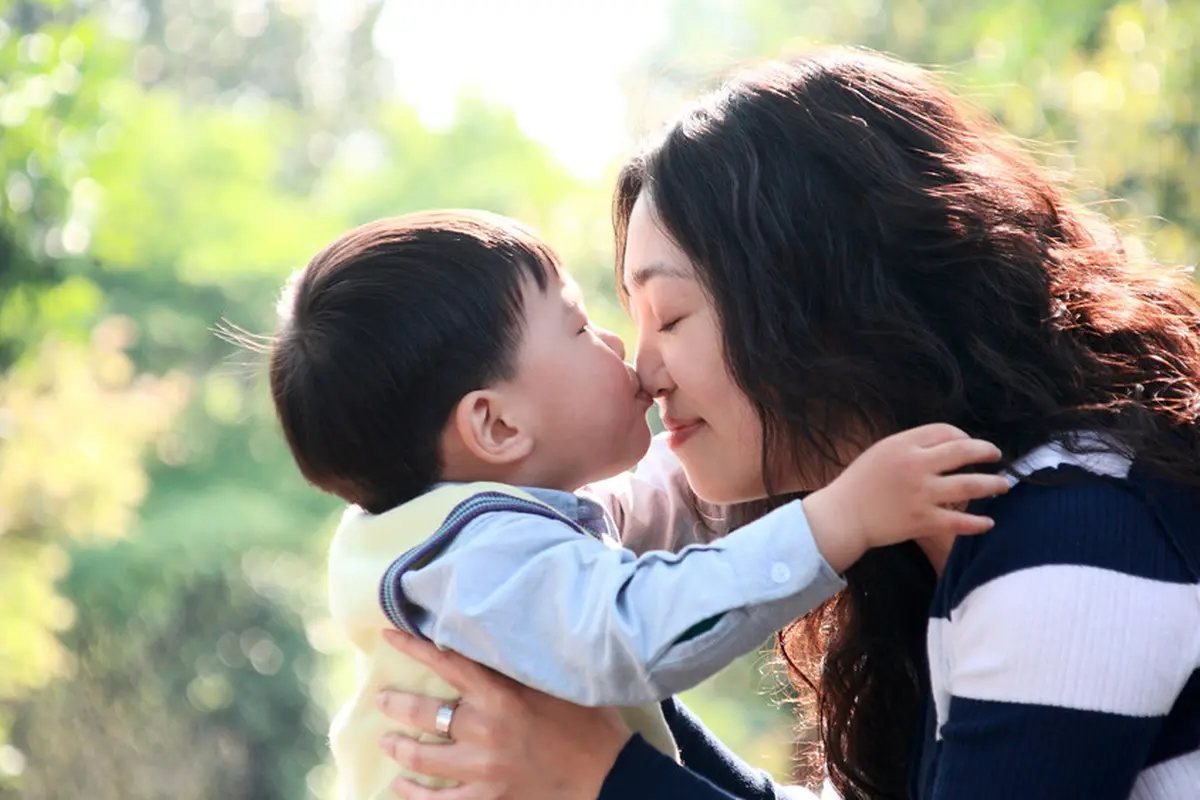 orang tua dan anak laki-laki