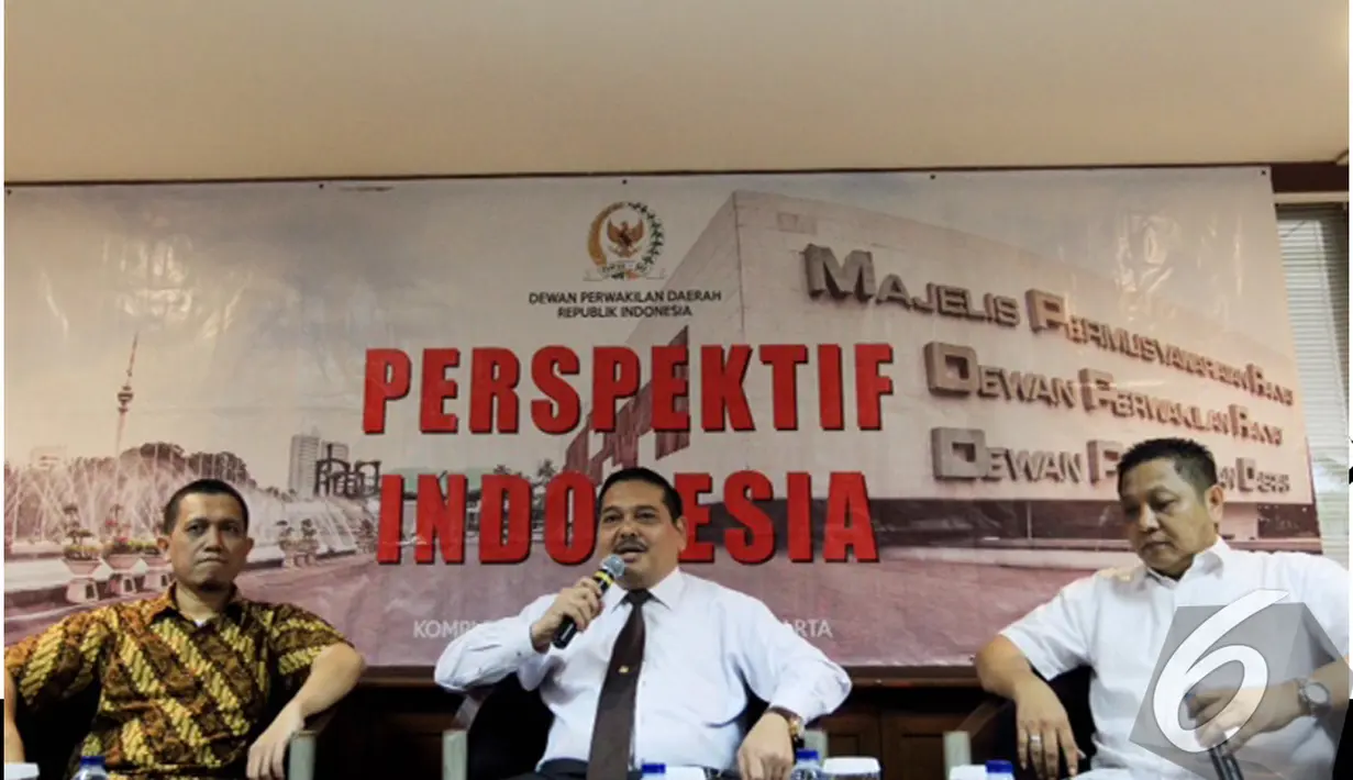 (Kiri-kanan) Agus Purnomo, Parlindungan Purba dan Adhie Massardi saat menjadi pembicara talk show  "Menyongsong Kabinet Baru Pro Daerah" ", Jakarta, Jumat (23/10/2014) (Liputan6.com/Andrian M Tunay)