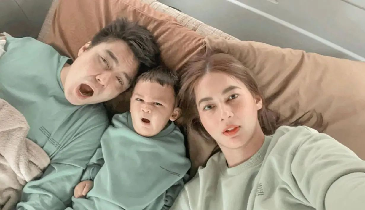 "Masya Allah, tabarakallah. Yes, positif hamil," tulis Paula Verhoeven di kolam keterangan foto, Sabtu (13/3/2021). (Instagram/paula_verhoeven)