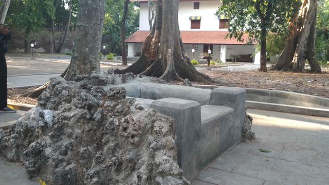 Sumur Pengantin Keraton Kanoman Cirebon Tempat Mandi ...