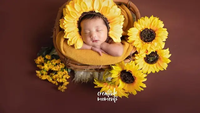 Potret anak kedua Kesha Ratuliu, Aisha Kaluna Letecia yang baru lahir pada 21 Mei 2023 (Foto: creatinkmoments via Instagram kesharatuliu05)