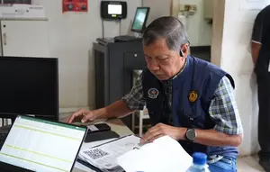 Anggota Komite BPH Migas Saleh Abdurrahman, saat melakukan monitoring di salah satu SPBUN di Batam, Kepulauan Riau, Jumat (5/7/2024).
