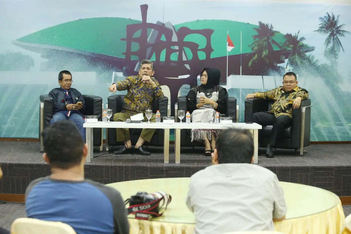 Anggota Fraksi PKS Iskan Qolba Lubis