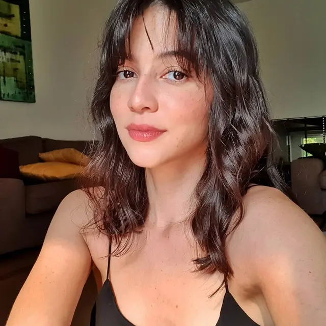 7 Pesona Juria Hartmans, Model Cantik yang Dekat dengan Gading Marten