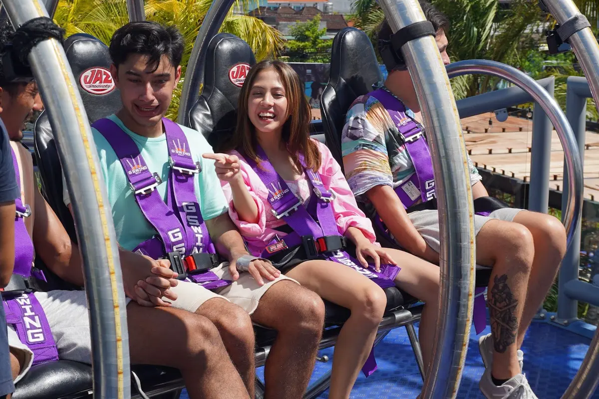 Behind the scene serial YOLO! yang dibintangi Adhisty Zara. (Foto: Vidio)