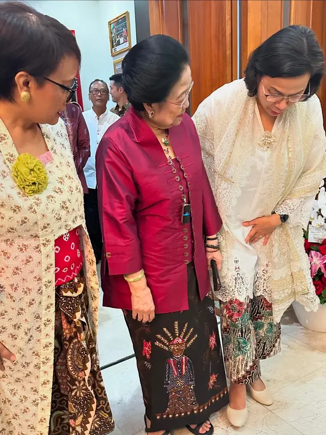 Potret Sri Mulyani, Retno Marsudi dan Megawati saat momen Lebaran (Sumber: Instagram/@smindrawati)