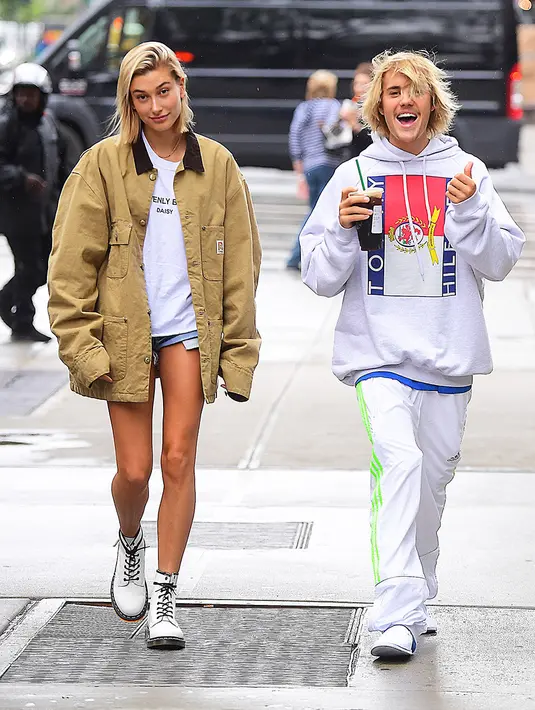 Banyak yang mengucapkan selamat dan ikut senang. Namun tak sedikit yang patah hati. (SplashNews - HollywoodLife)