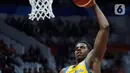 Pemain timnas basket Brasil, Georginho De Paula saat melawan Spanyol pada penyisihan Grup G FIBA World Cup 2023 di Indonesia Arena, Gelora Bung Karno, Jakarta, Senin (28/8/2023). (Liputan6.com/Helmi Fithriansyah)