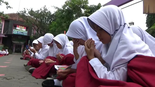 Air Mata Anak-Anak Probolinggo untuk Palestina