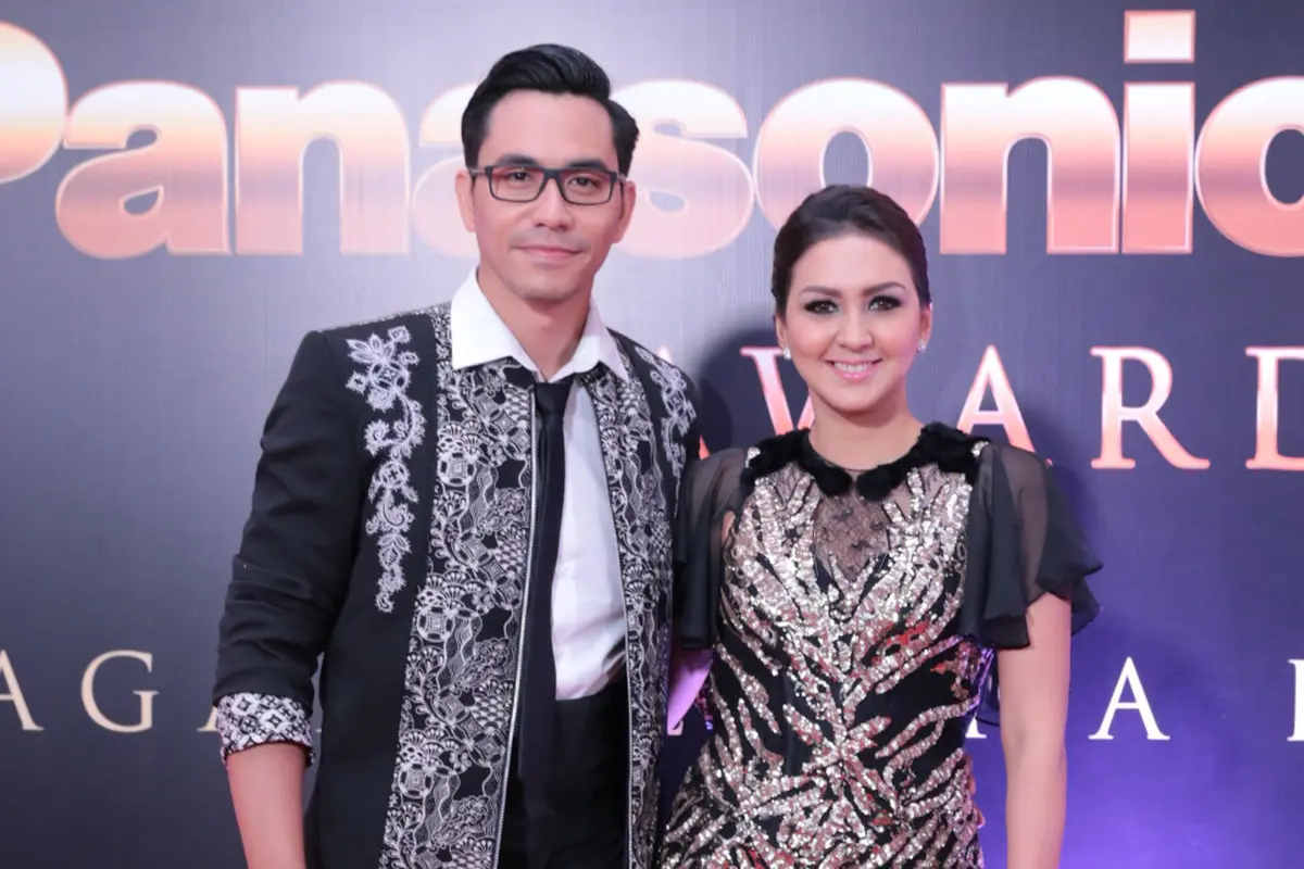 [Bintang] Darius Sinathrya - Donna Agnesia