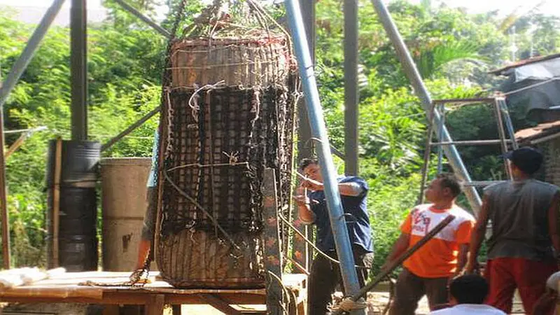 Lopis Raksasa, Tandai  Tradisi syawalan di Pekalongan