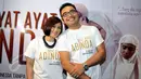 Pasangan selebriti Cynthia Lamusu dan Surya Saputra saat press screening film 'Ayat-ayat Adinda' di kawasan Kuningan, Jakarta, Senin (8/6/2015). (Liputan6.com/Panji Diksana)