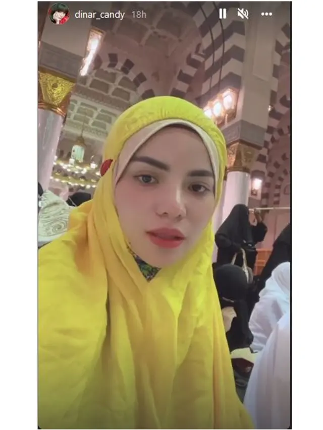 Berangkat Bareng Keluarga, Ini 7 Potret Dinar Candy Jalani Umrah saat Ramadhan