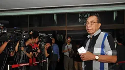Max Sopacua yang tiba pukul 14:00 WIB ini terpaksa tak jadi menemui Ketua DPR Marzuki Alie yang sedang dirawat di RSPAD Gatot Subroto, Jakarta, Sabtu (16/8/14). (Liputan6.com/Miftahul Hayat)