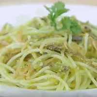 Yang mau masak, yuk, coba bikin Spaghetti Cakalang Cabai Hijau. (Foto: Vidio.com/Masakan Nusantara)