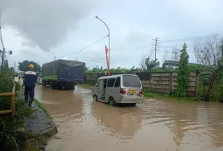 banjir rendam sejumlah tempat di Banten. (Liputan6.com/Yandhi Deslatama)