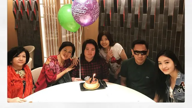 6 Potret Keluarga Besar Natasha Wilona, Sang Ayah Tiba-tiba Muncul Minta Bertemu
