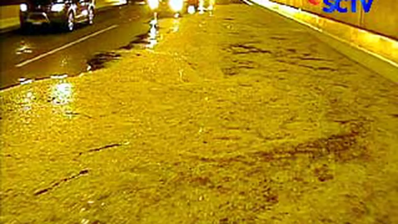 10030terk6_hujan-es.jpg