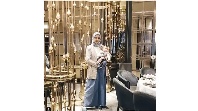 7 Potret Fanny Fabriana Dalam Balutan Hijab, Makin Cantik