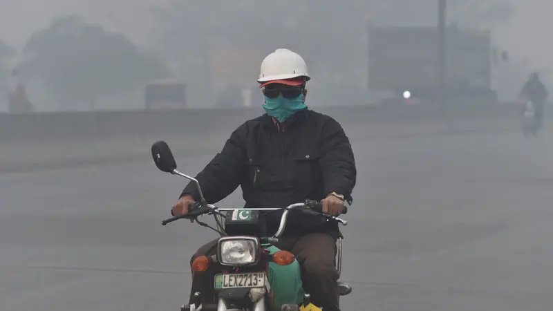 Kabut Tebal Selimuti Kota Lahore