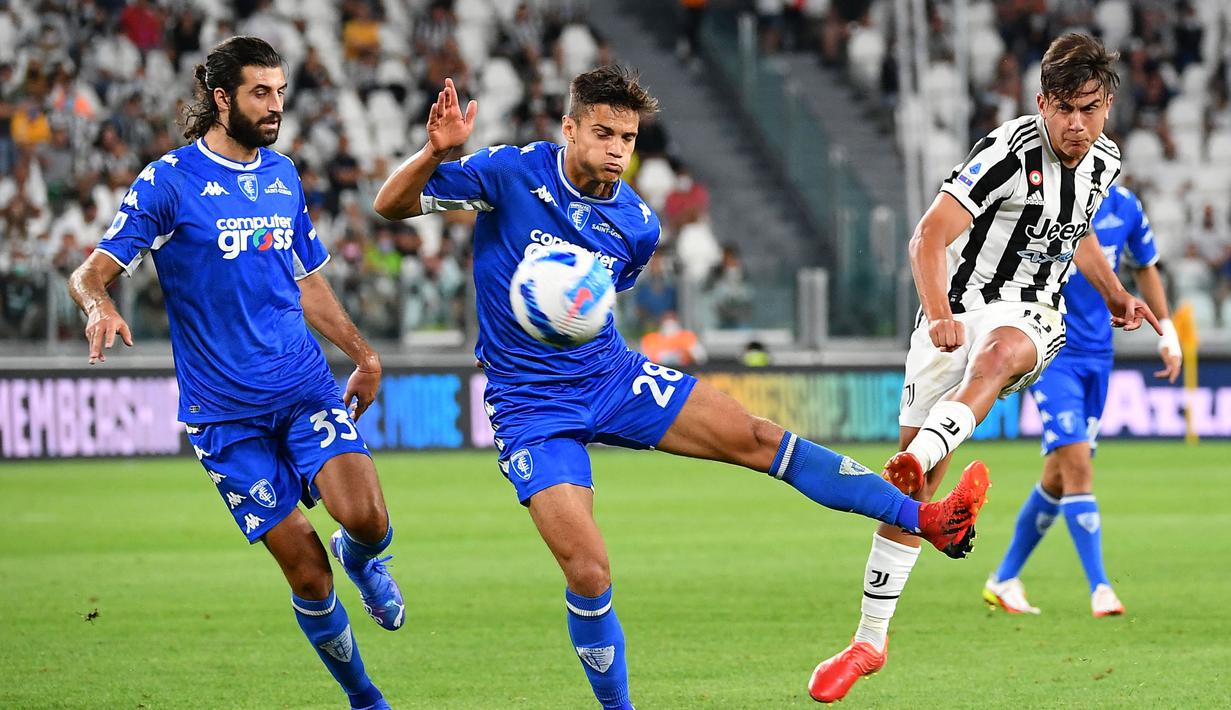 Paolo Dybala yang diplot untuk menggantikan peran Cristiano Ronaldo juga memiliki banyak kesempatan, namun sayang pertahanan Empoli masih sangat solid sehingga sulit ditembus oleh Juventus. (Foto: AFP/Isabella Bonotto)