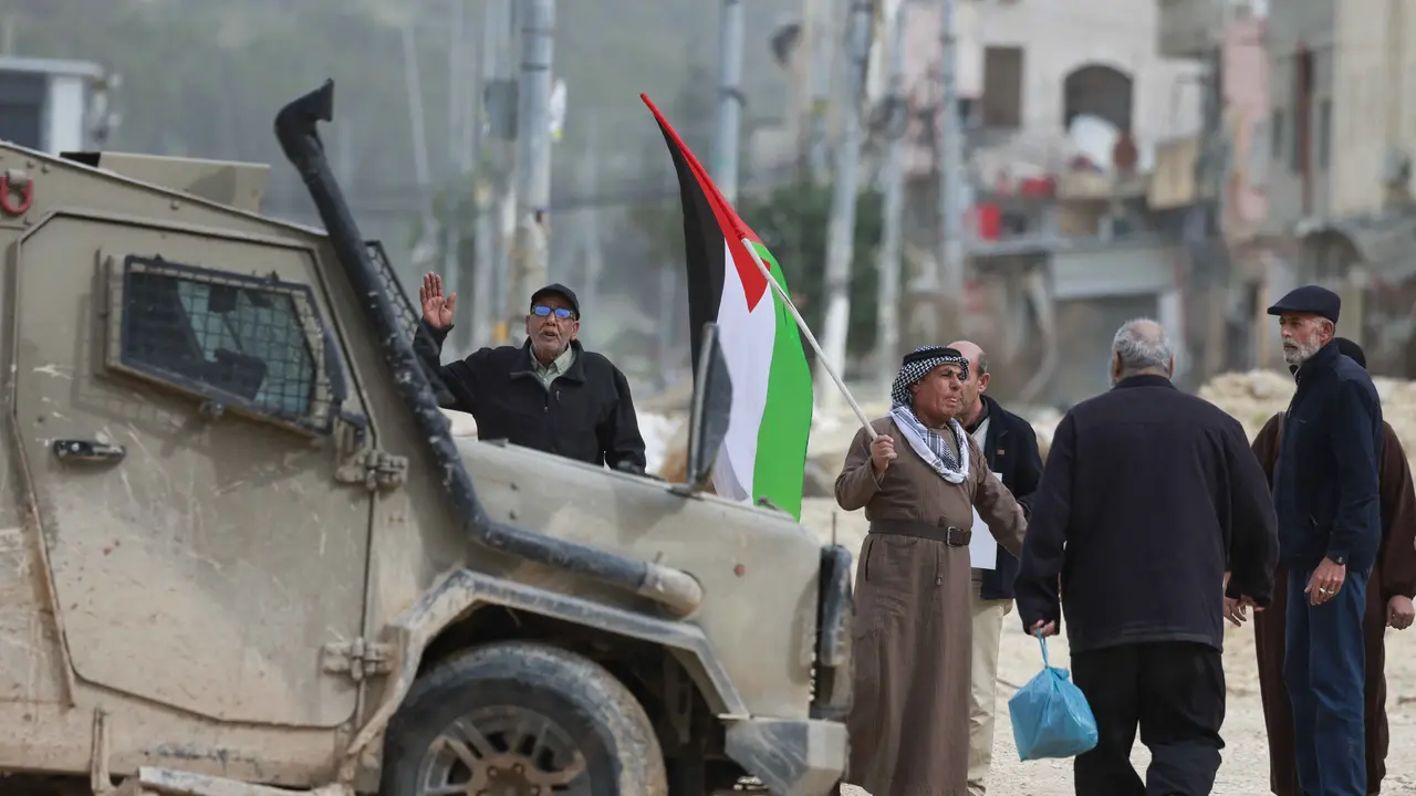 Warga Palestina Berunjuk Rasa Desak Israel Buka Akses Kamp Pengungsi Nur Shams