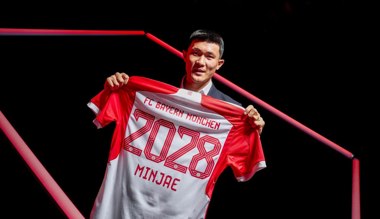 Pemain internasional Korea Selatan berusia 26 tahun itu bergabung dari Napoli dengan kontrak lima tahun hingga 30 Juni 2028. (Dok Bayern)
