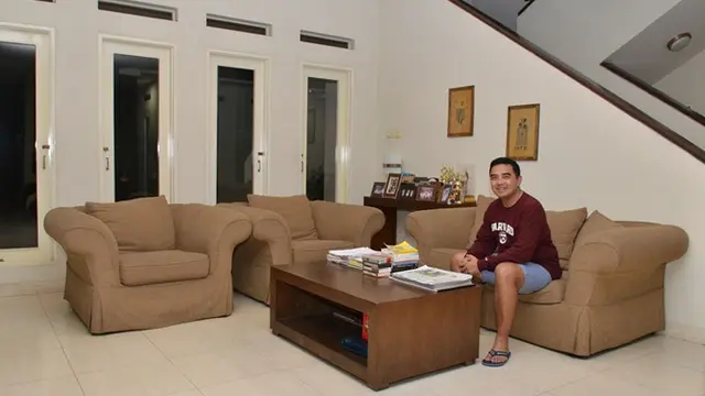 7 Potret Rumah Mewah Farhan, Berdiri di Atas Tanah Luas dan Bergaya Modern