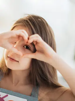 Membangun citra tubuh positif sejak dini adalah fondasi kesehatan mental anak yang kuat. [Dok/Pexels.com/Elina Fairytale].