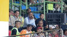 Patrick Kluivert dan para asistennya menyaksikan Persija Vs PBS di Stadion Patriot Candrabhaga Bekasi, Jawa Barat, Minggu (2/2/2025). (Bola.com/Bagaskara Lazuardi)