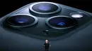 CEO Apple Tim Cook mengumumkan peluncuran iPhone 11 Pro di Steve Jobs Theatre, Cupertino, California, Amerika Serikat, Selasa (10/9/2019). Apple resmi merilis iPhone 11, iPhone 11 Pro, dan iPhone 11 Max Pro. (Justin Sullivan/Getty Images/AFP)