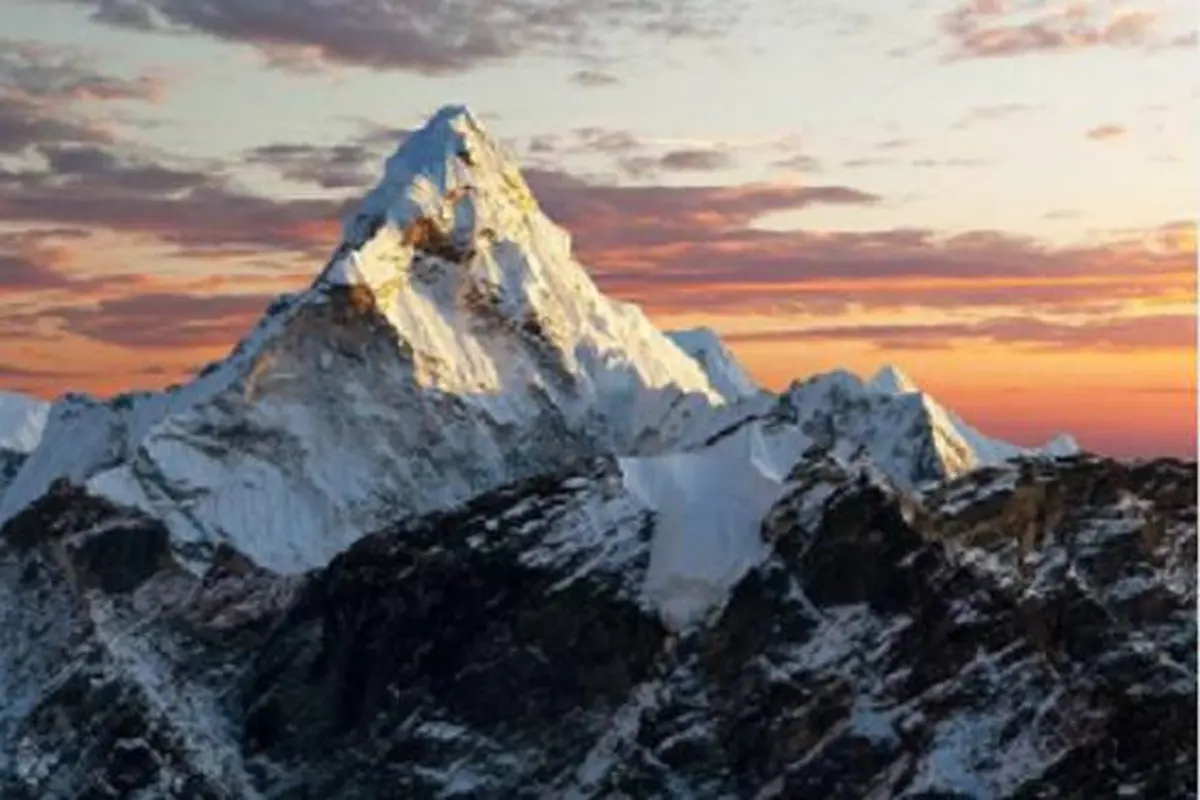 Ilustrasi Gunung Everest (iStock)