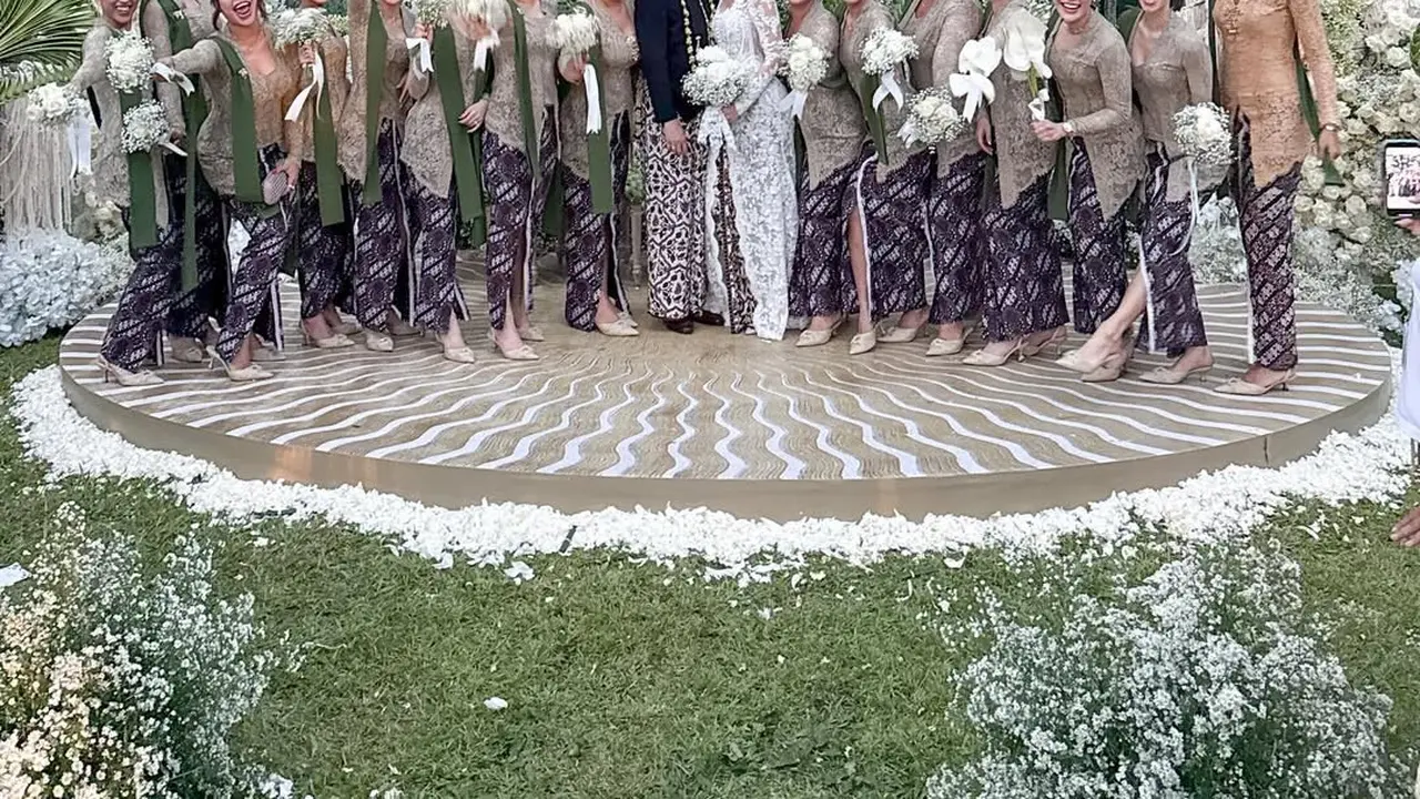 Seragam Bridesmaid Ala Luna Maya/Instagram @mrsayudewi